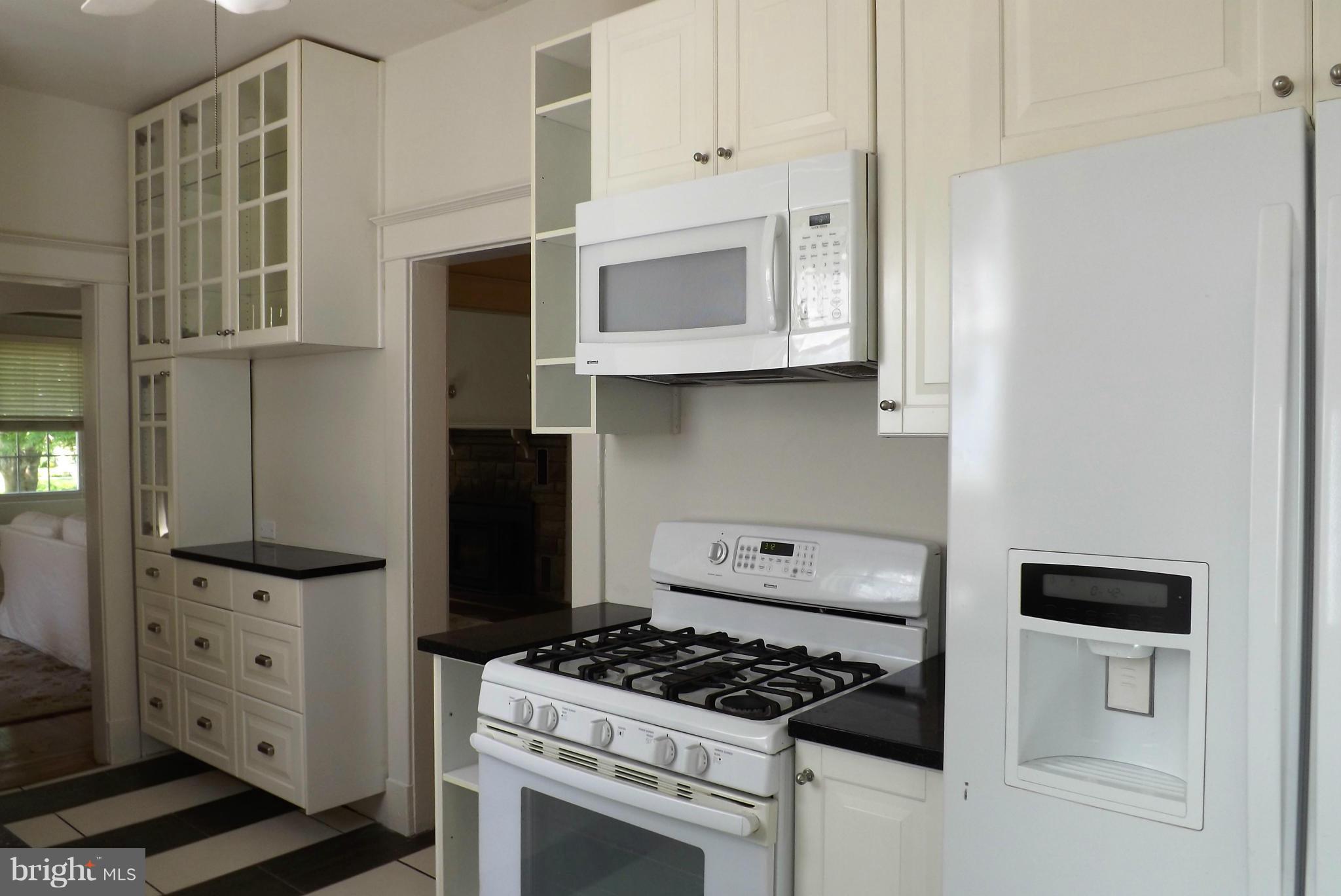 5311 Wendley Road Baltimore, MD 21229 - Photo 14 of 21 Kitchen