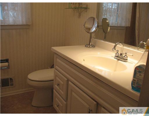 3 Mccue Road Morganville, NJ 07751 - Photo 14 of 23 Gallery Image 14