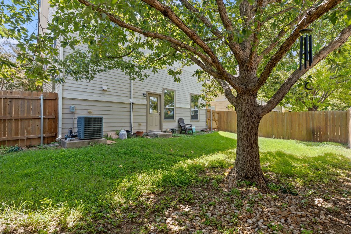 10700 Macmora Road, Unit 116 Austin, TX 78758 - Photo 25 of 26 View of fenced backyard