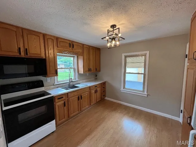 $191,500 | 2704 Greenwood Lane, Godfrey, IL 62035