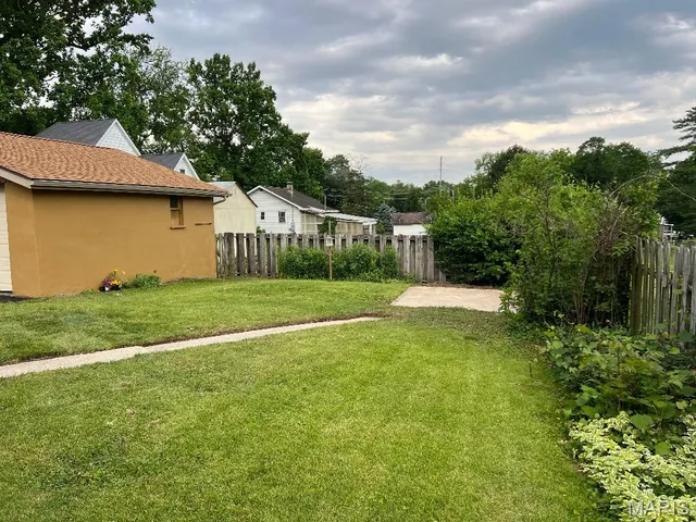 $191,500 | 2704 Greenwood Lane, Godfrey, IL 62035