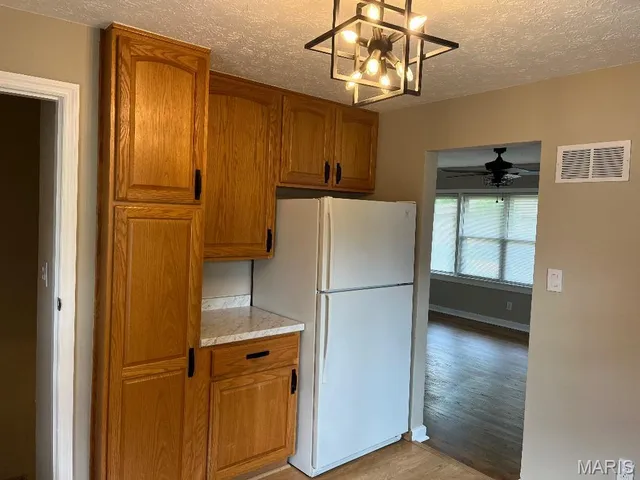 $191,500 | 2704 Greenwood Lane, Godfrey, IL 62035