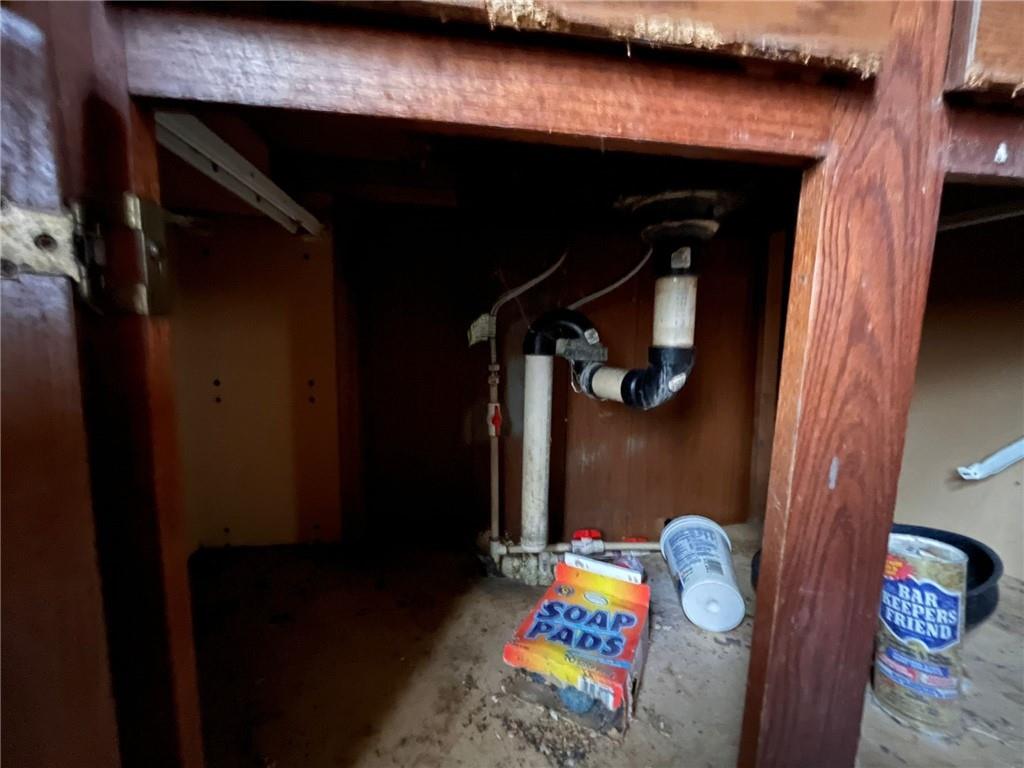 832 Oak Avenue Rochester, PA 15074 - Photo 43 of 50 a view of room