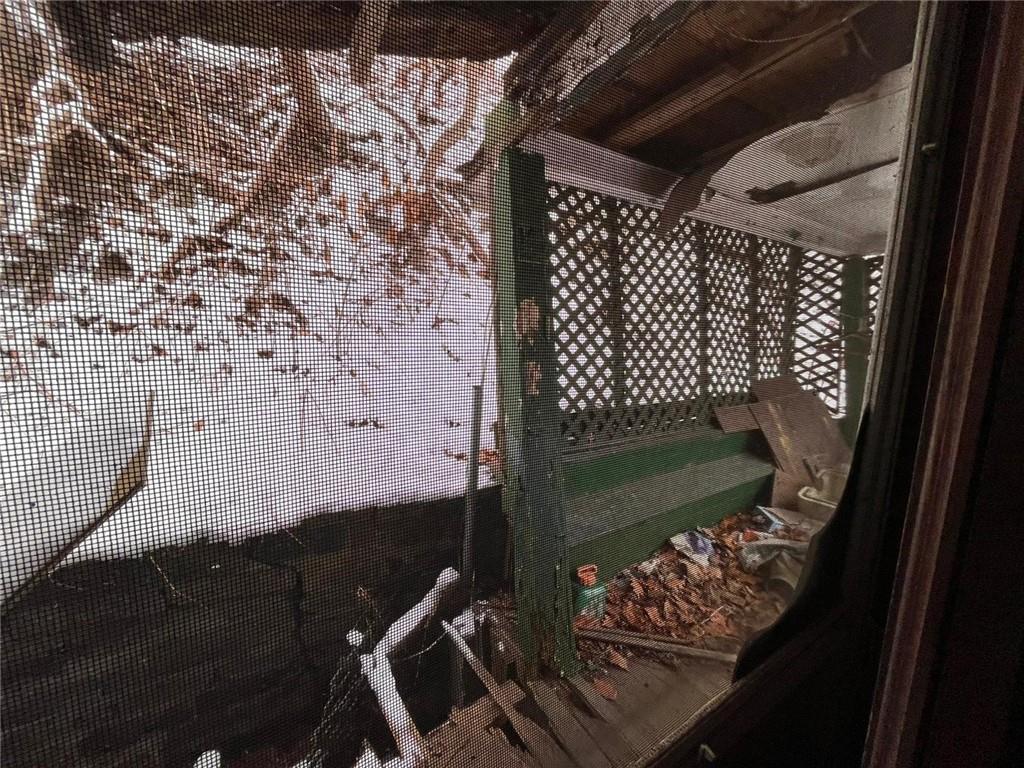 832 Oak Avenue Rochester, PA 15074 - Photo 5 of 50 a bathroom with a bathtub