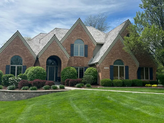 $1,100,000 | 7-n224 Whispering Trail, St. Charles, IL 60175