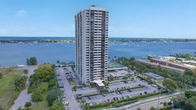 $329,000 | 5600 North Flagler Drive, Unit 801, West Palm Beach, FL 33407