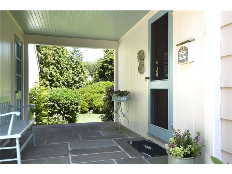 52 Noyes Neck Road Westerly, RI 02891 - Photo 5 of 20 Exterior Front.