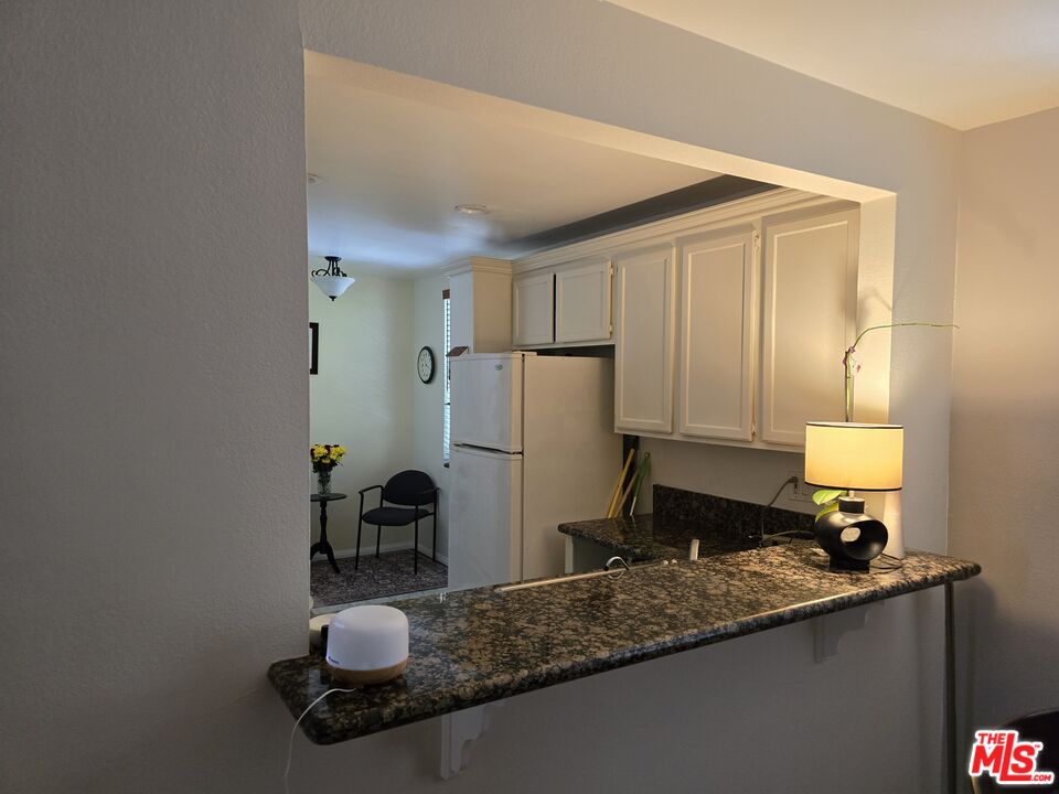 14315 Riverside Drive, Unit 105 Sherman Oaks, CA 91423 - Photo 32 of 48