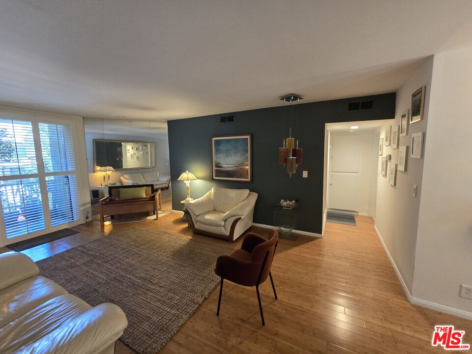 14315 Riverside Drive, Unit 105 Sherman Oaks, CA 91423 - Photo 39 of 48