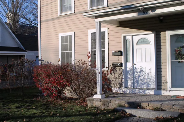 $1,900 | 57 South Mast Street, Unit 2, Goffstown, NH 03045