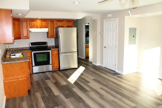 $1,900 | 57 South Mast Street, Unit 2, Goffstown, NH 03045