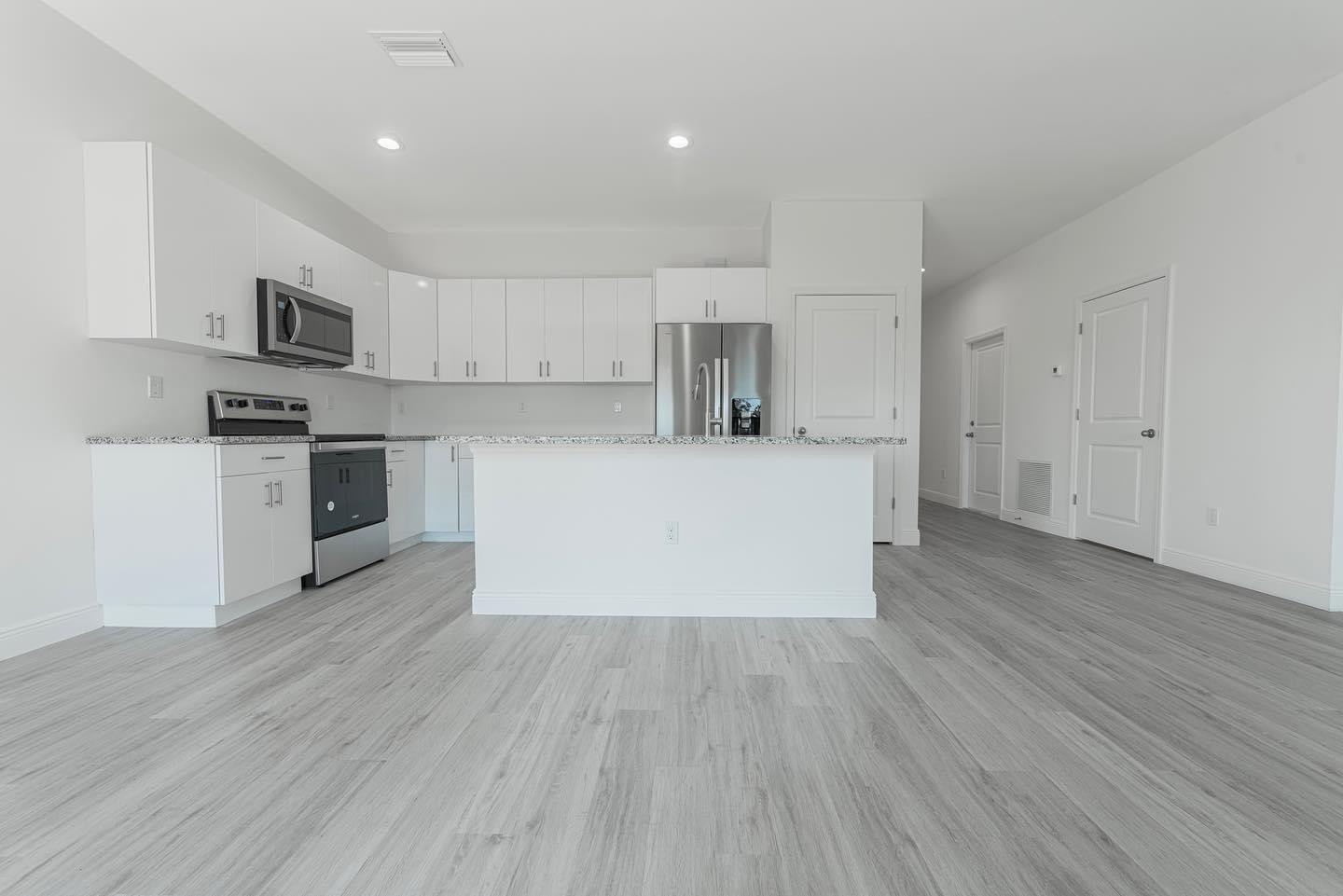 8023 Oakleaf Circle LaBelle, FL 33935 - Photo 2 of 5 Photo 2