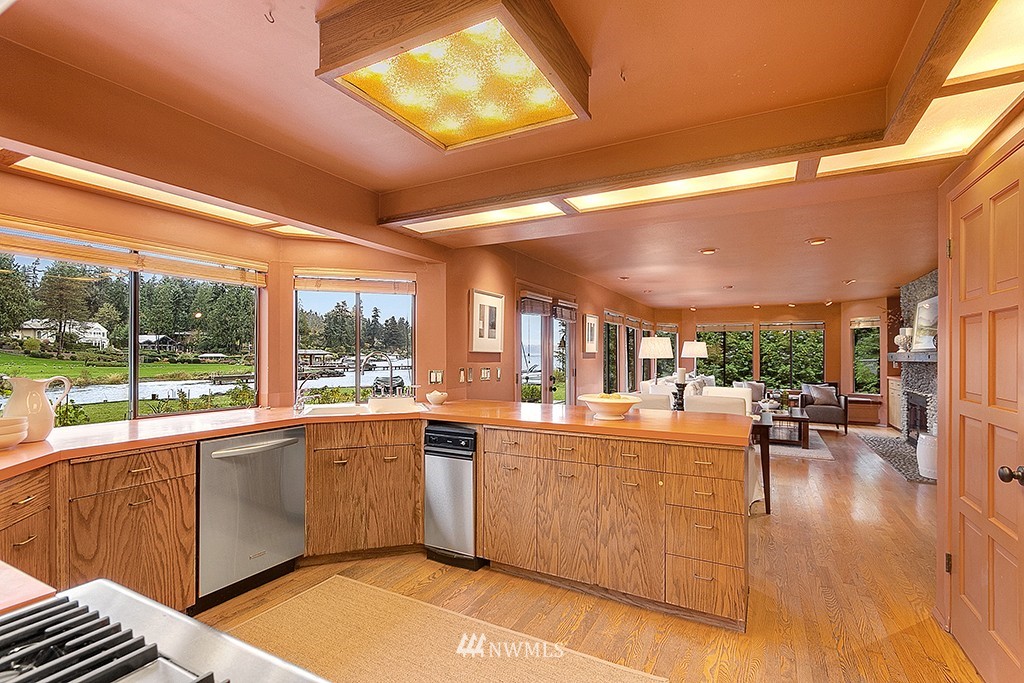 8586 Hunts Point Lane Hunts Point, WA 98004 - Photo 14 of 25