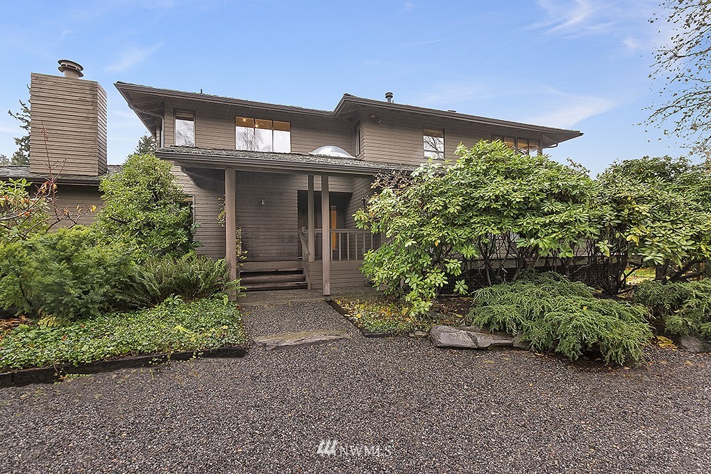 8586 Hunts Point Lane Hunts Point, WA 98004 - Photo 23 of 25