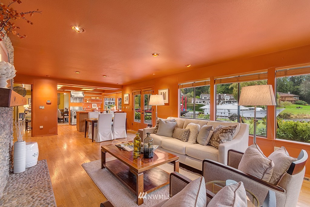 8586 Hunts Point Lane Hunts Point, WA 98004 - Photo 10 of 25