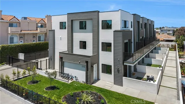 $799,000 | 1715 West 149th Street, Unit B, Gardena, CA 90247