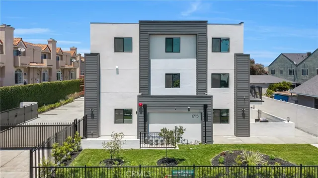 $799,000 | 1715 West 149th Street, Unit B, Gardena, CA 90247