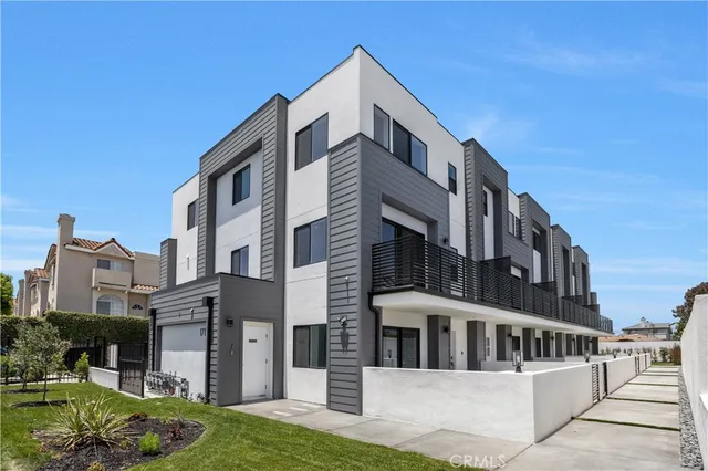 $799,000 | 1715 West 149th Street, Unit B, Gardena, CA 90247