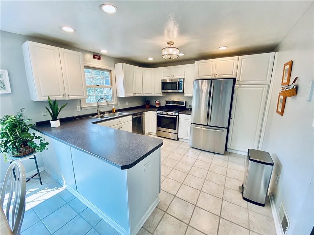 1520 Cathell Road Pittsburgh, PA 15236 - Photo 5 of 35 Gallery Image 5