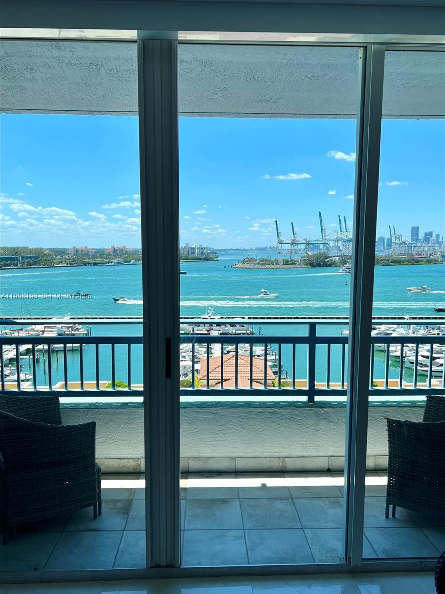 90 Alton Road, Unit 1106 Miami Beach, FL 33139 - Photo 3 of 21 a view of a balcony
