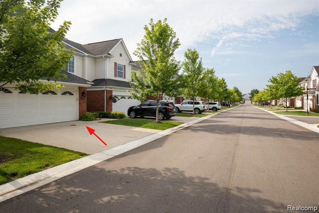 41578 Mitchell Road Novi, MI 48377 - Photo 5 of 46 5.jpg