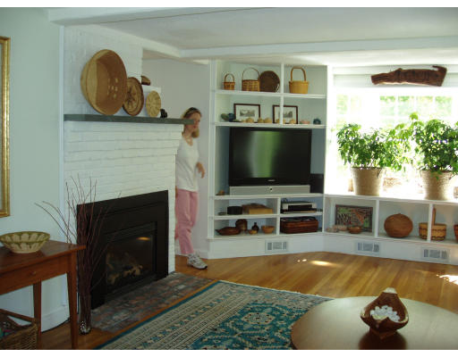 145 Gilson Road Scituate, MA 02066 - Photo 3 of 7 Gallery Image 3