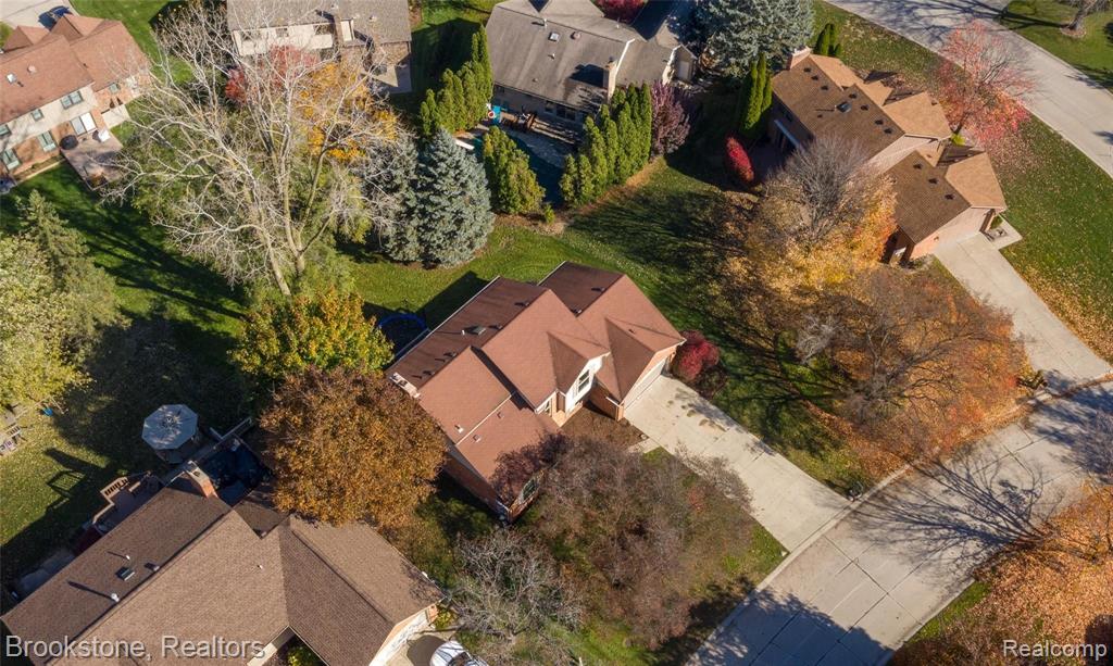 937 Ten Point Drive Rochester Hills, MI 48309 - Photo 3 of 40