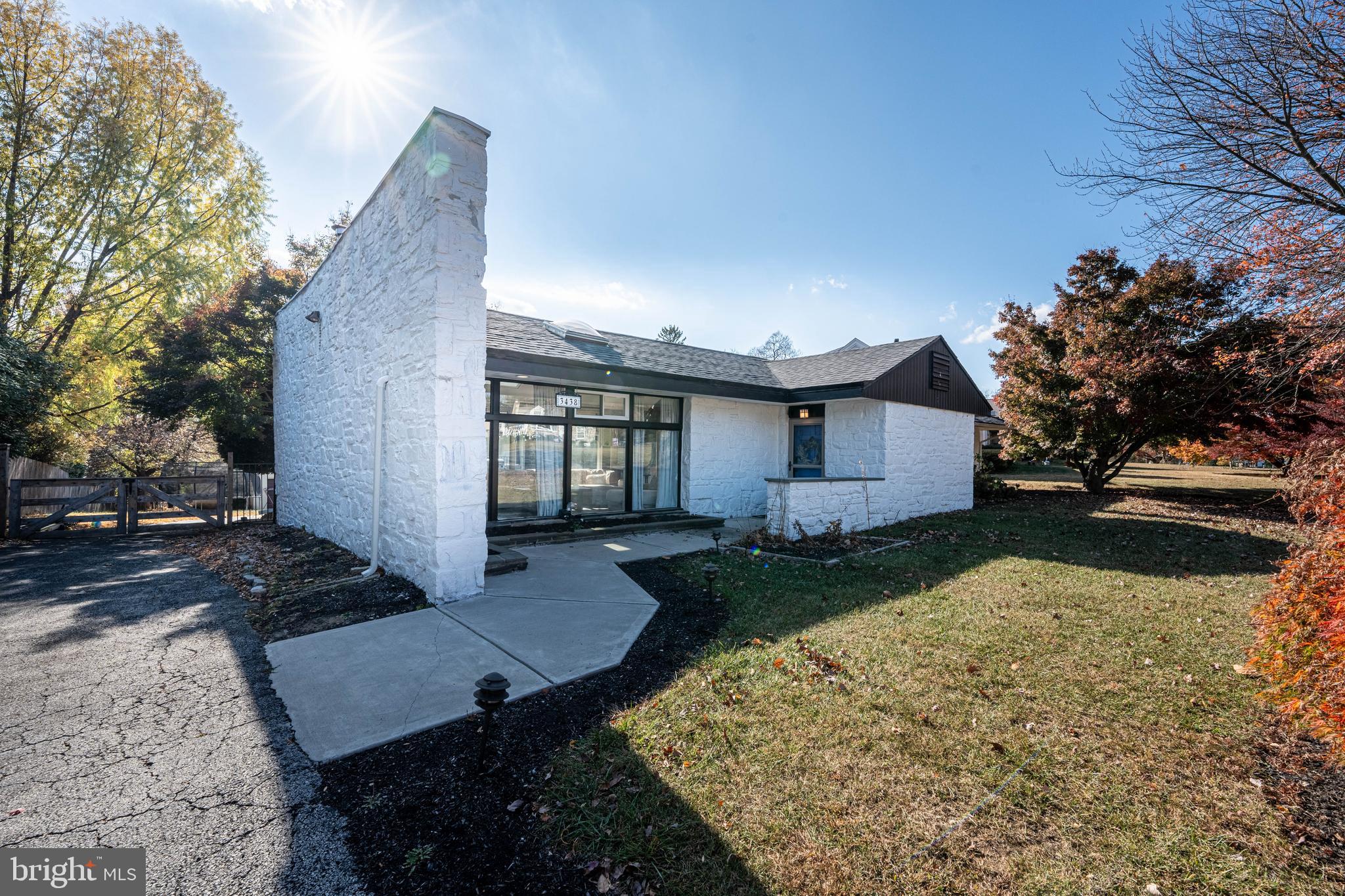 3438 Tyson Road Newtown Square, PA 19073 - Photo 2 of 28