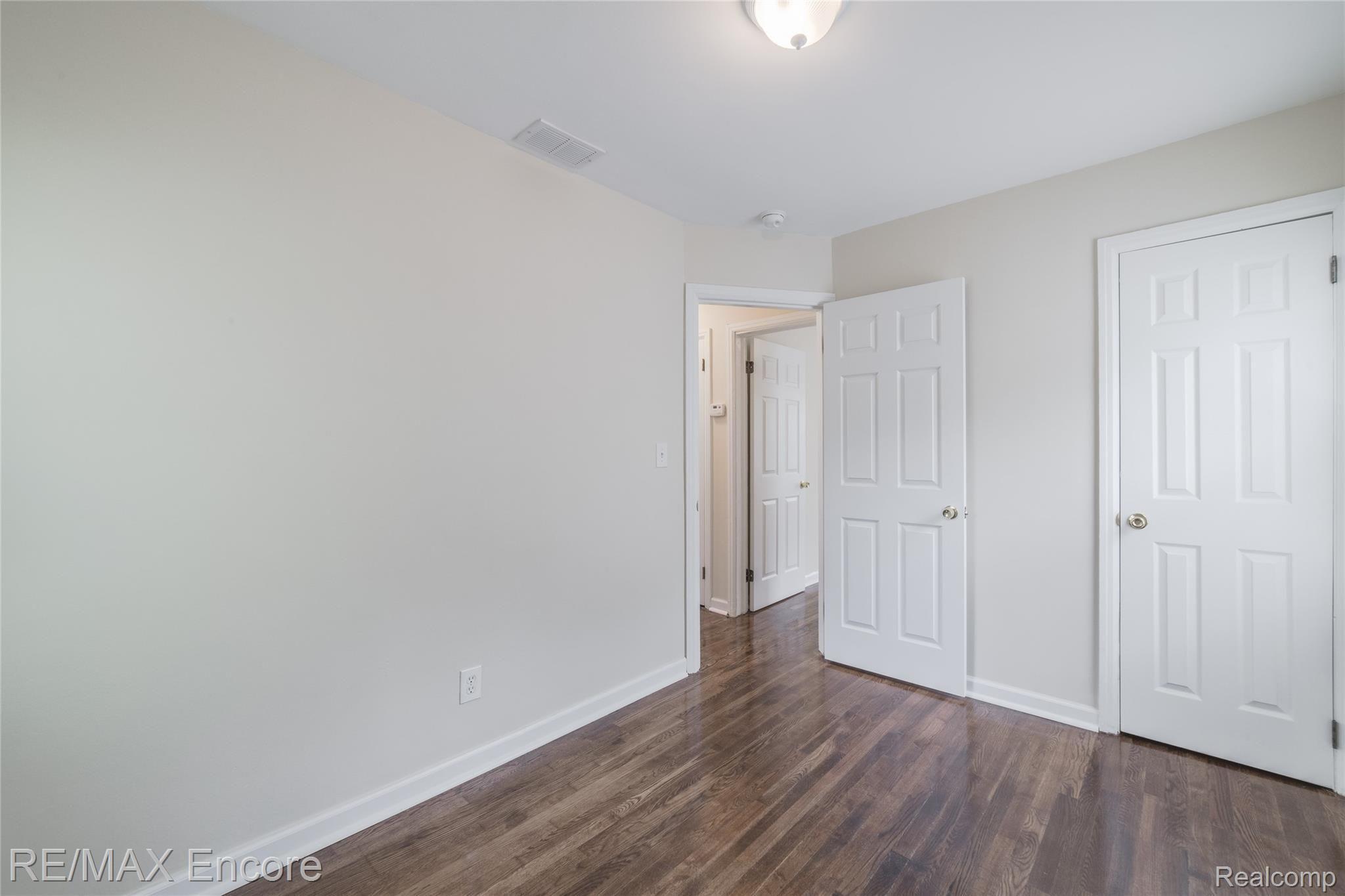 21187 Rensselaer Street Farmington, MI 48336 - Photo 12 of 21 21187 Rensselaer-12.jpg