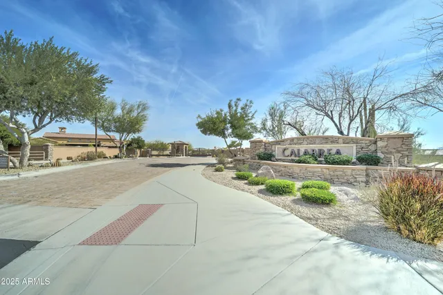 $369,000 | 3204 West Redwood Lane, Unit 63, Phoenix, AZ 85045