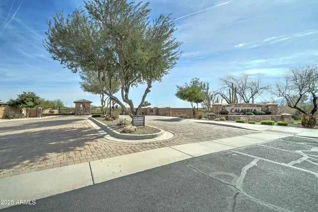 $369,000 | 3204 West Redwood Lane, Unit 63, Phoenix, AZ 85045