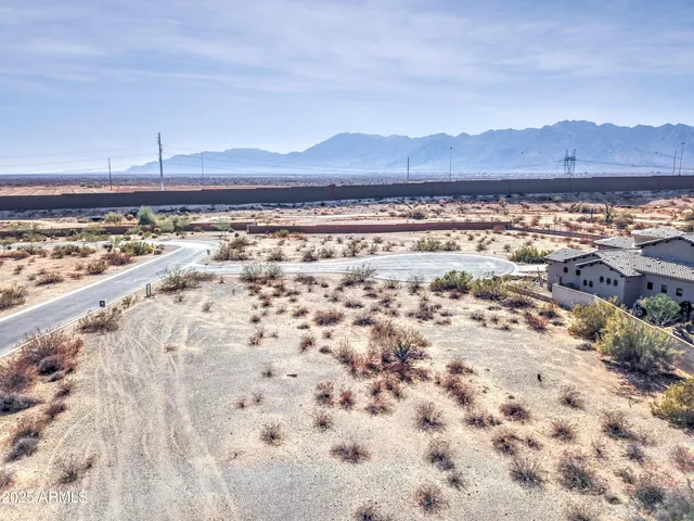 $369,000 | 3204 West Redwood Lane, Unit 63, Phoenix, AZ 85045