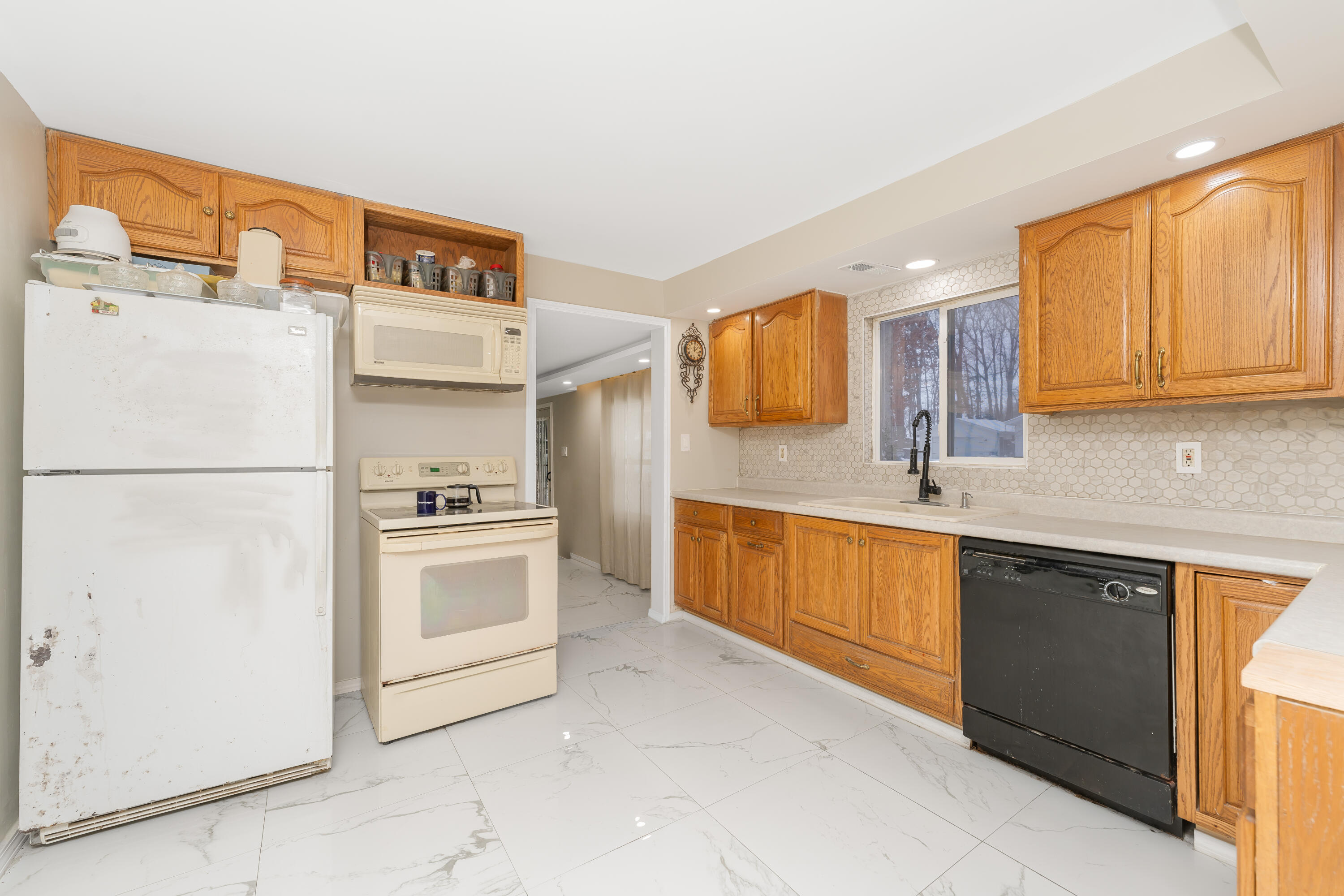 1729 Vickery Road Portage, MI 49002 - Photo 8 of 19 DSC02042