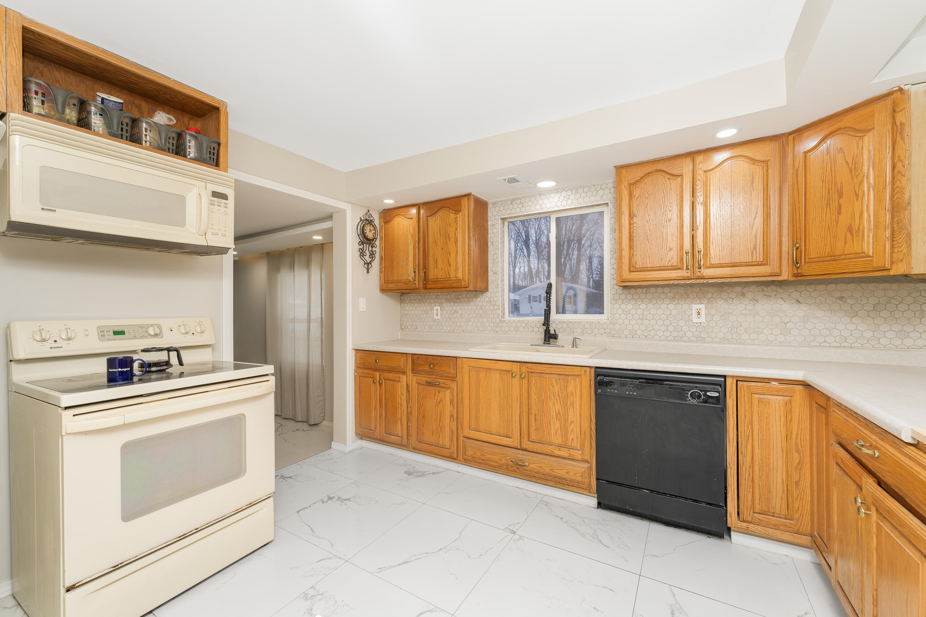 1729 Vickery Road Portage, MI 49002 - Photo 9 of 19 DSC02043