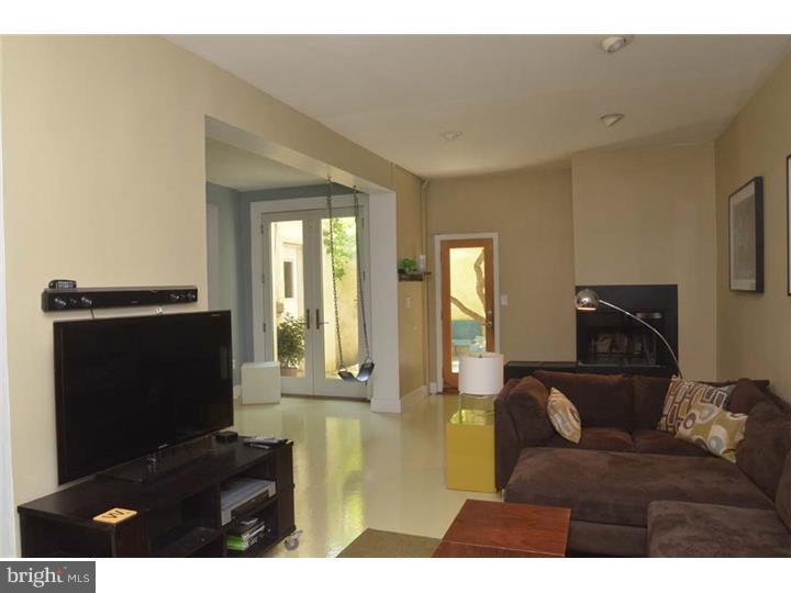 1412 Tasker Street Philadelphia, PA 19145 - Photo 8 of 25 Living Room