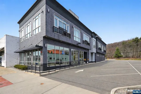 $3,500 | 271 Millburn Avenue, Unit D, Millburn, NJ 07041