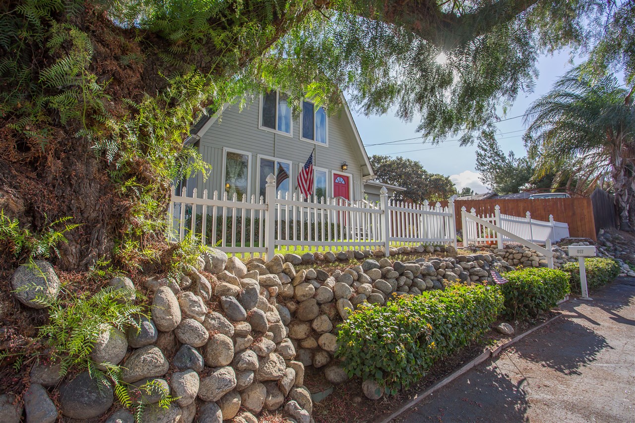 617 North Main Avenue Fallbrook, CA 92028 - Photo 3 of 24 Gallery Image 3