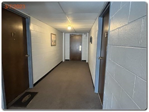 15 Lawrence Road, Unit 20 Rowley, MA 01969 - Photo 21 of 22 a view of a hallway