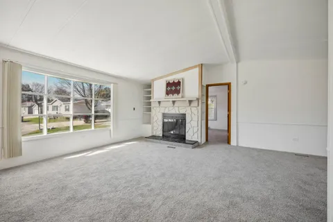 $255,000 | 114 Eastown Manor, Elkhorn, WI 53121