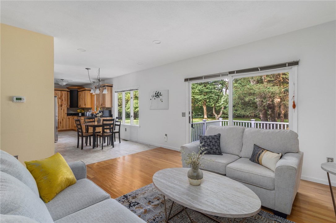 60 Arrowhead Way Warwick, RI 02886 - Photo 12 of 50