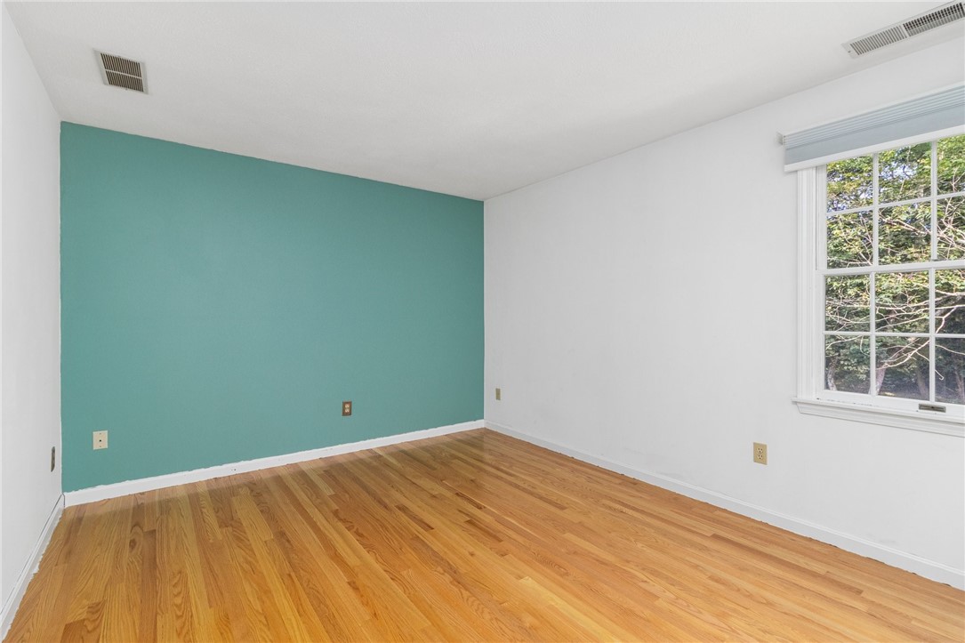 60 Arrowhead Way Warwick, RI 02886 - Photo 36 of 50