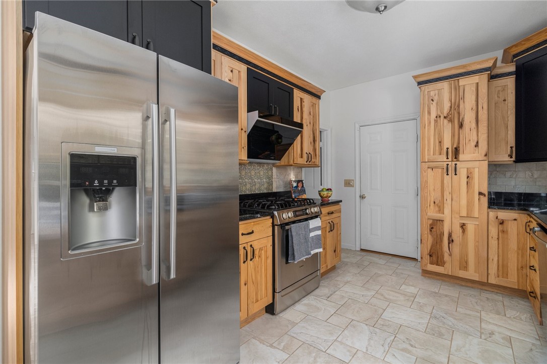 60 Arrowhead Way Warwick, RI 02886 - Photo 6 of 50