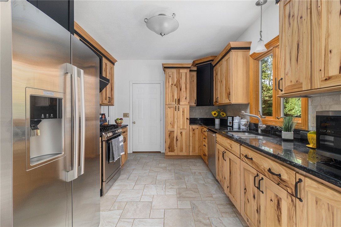 60 Arrowhead Way Warwick, RI 02886 - Photo 7 of 50