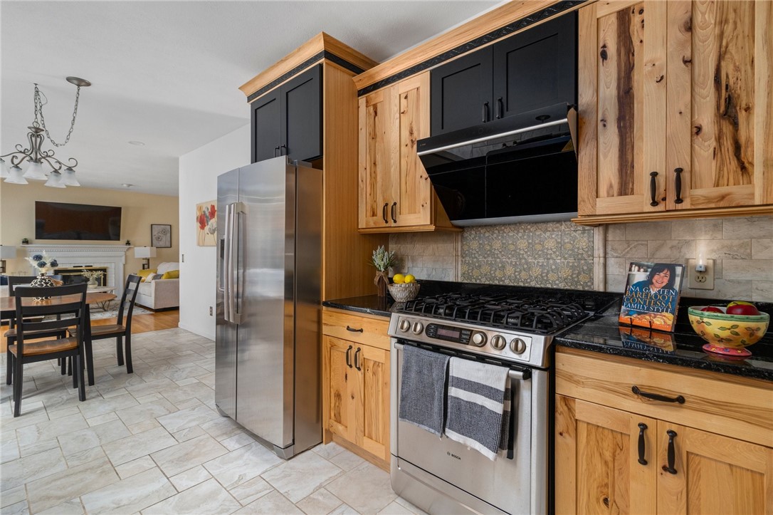 60 Arrowhead Way Warwick, RI 02886 - Photo 9 of 50