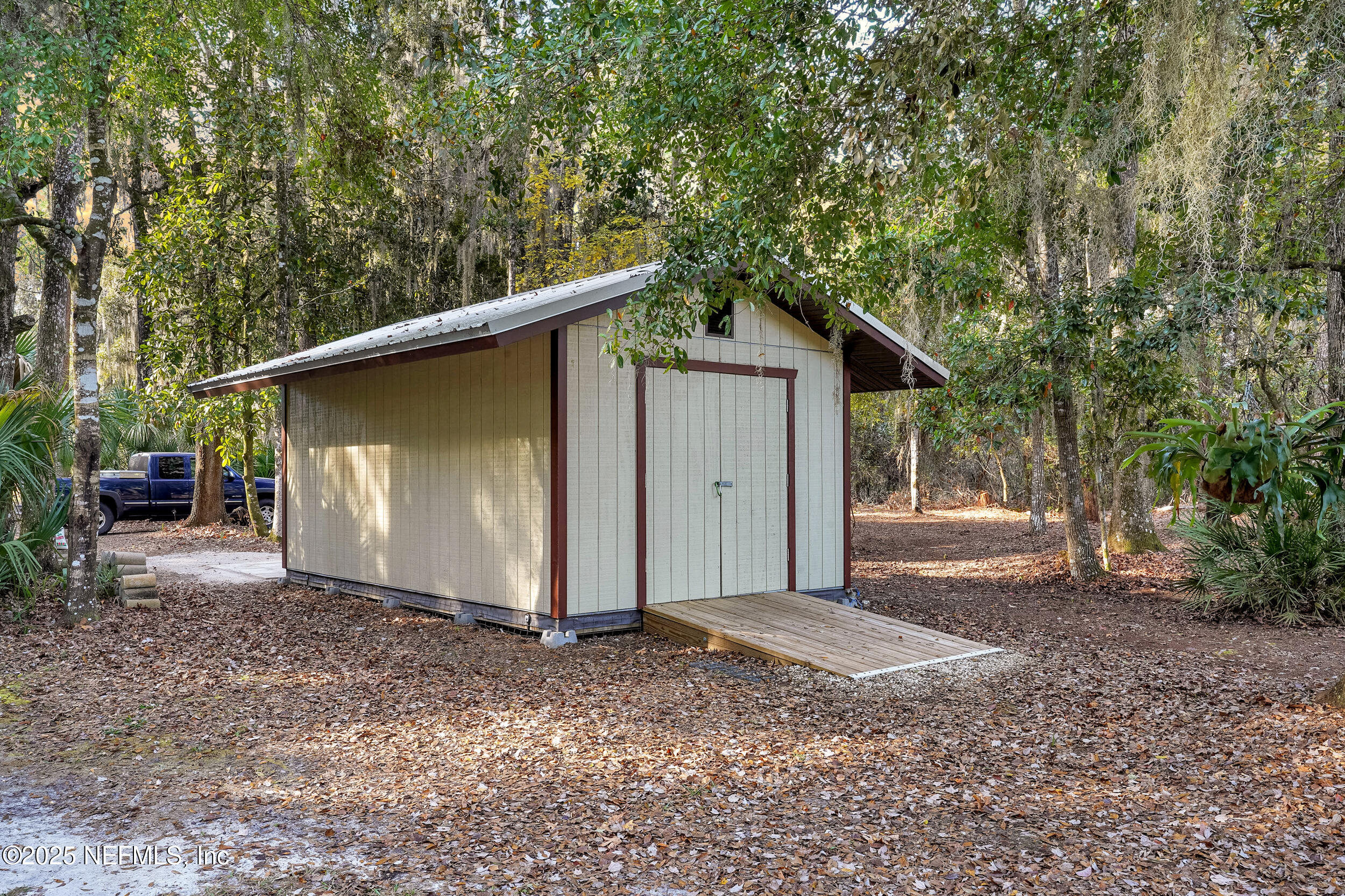 122 Drayton Island Road Georgetown, FL 32139 - Photo 47 of 58 a view of backyard of house