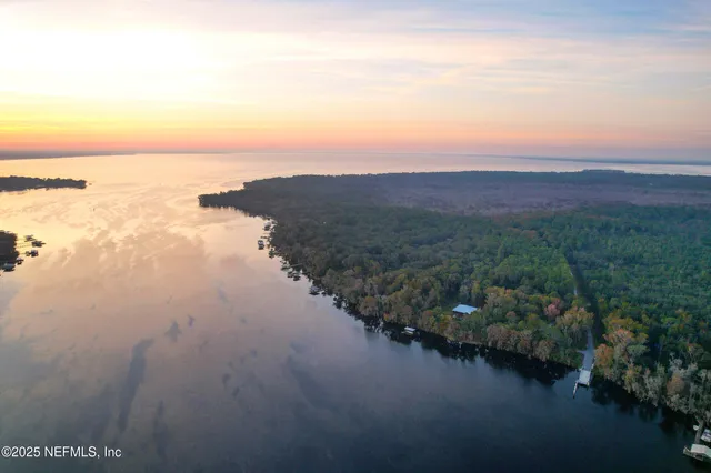 $875,000 | 122 Drayton Island Road, Georgetown, FL 32139