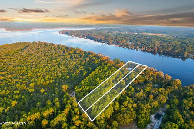 $875,000 | 122 Drayton Island Road, Georgetown, FL 32139