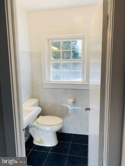 4060 School Road Broomes Island, MD 20615 - Photo 19 of 26 Bathroom #2