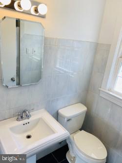 4060 School Road Broomes Island, MD 20615 - Photo 20 of 26 Bathroom #2