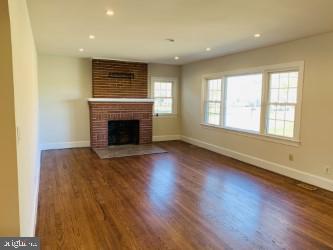 4060 School Road Broomes Island, MD 20615 - Photo 4 of 26 Living Room
